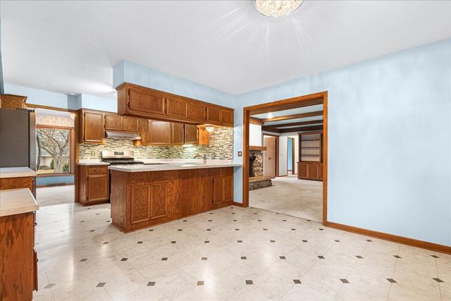 7525 N Redwood ROAD, Glendale, WI 53209