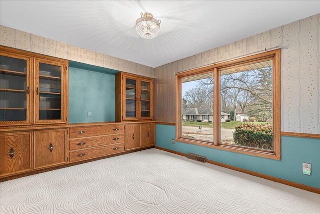 7525 N Redwood ROAD, Glendale, WI 53209