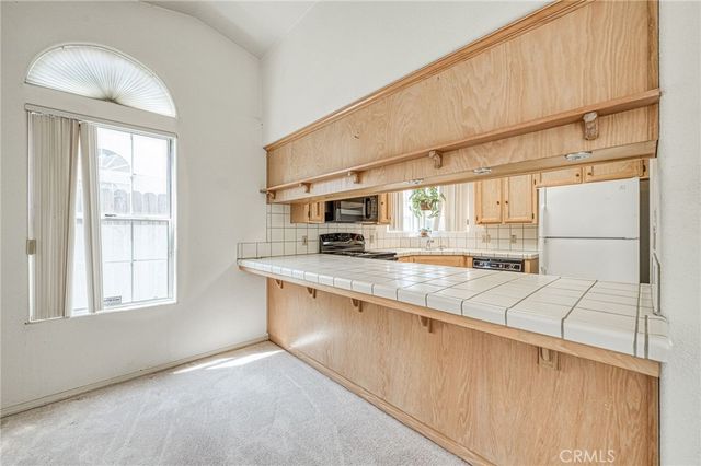 6706 N Chestnut, Fresno, CA 93710