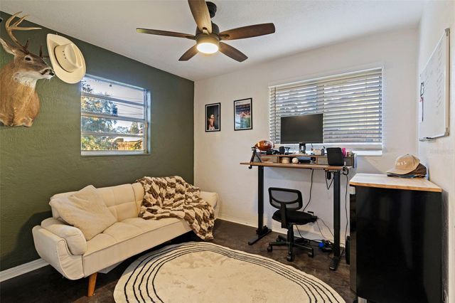 129 NW LINCOLN CIRCLE N, St Petersburg, FL 33702