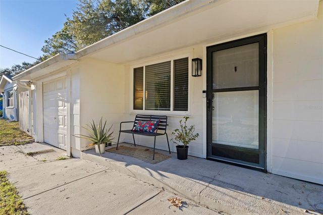 129 NW LINCOLN CIRCLE N, St Petersburg, FL 33702