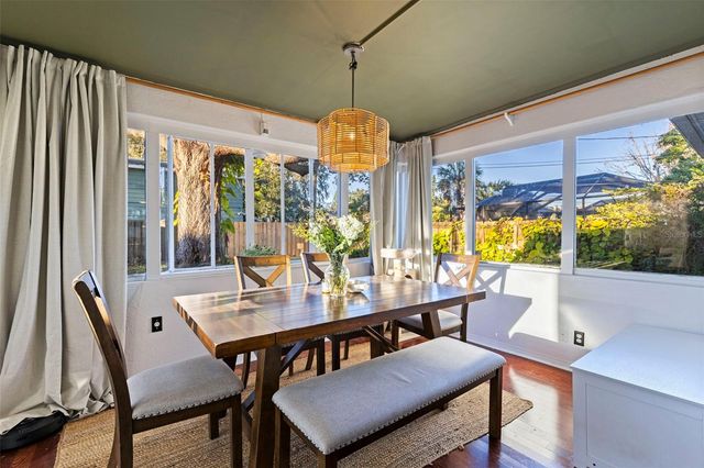 129 NW LINCOLN CIRCLE N, St Petersburg, FL 33702