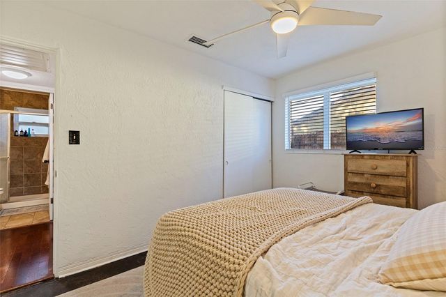 129 NW LINCOLN CIRCLE N, St Petersburg, FL 33702