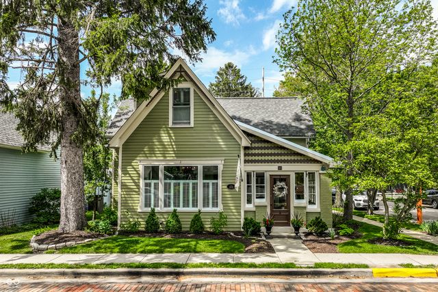 190 N Main Street, Zionsville, IN 46077