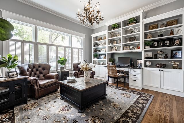 190 N Main Street, Zionsville, IN 46077