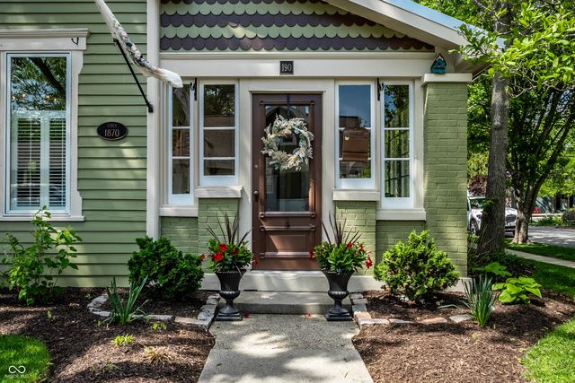 190 N Main Street, Zionsville, IN 46077