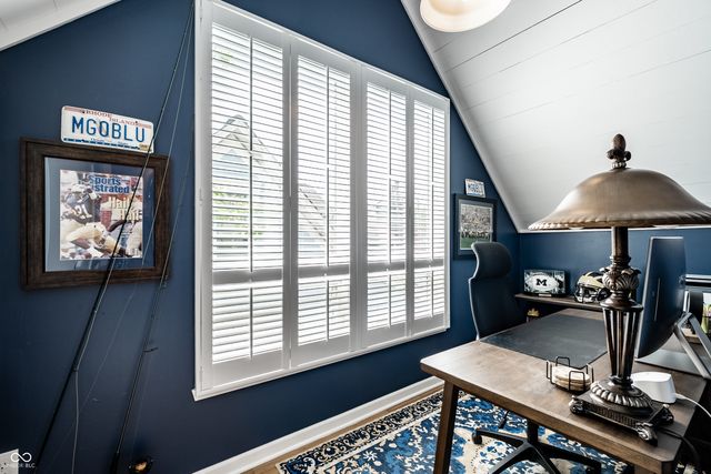 190 N Main Street, Zionsville, IN 46077