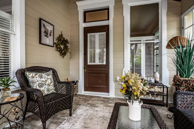 190 N Main Street, Zionsville, IN 46077