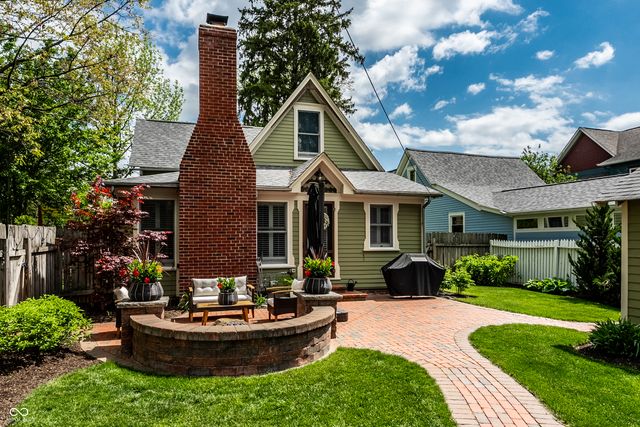 190 N Main Street, Zionsville, IN 46077