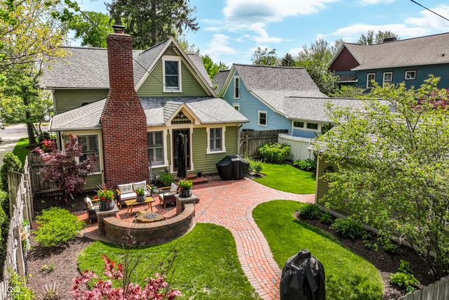 190 N Main Street, Zionsville, IN 46077