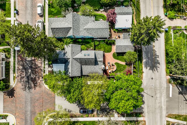 190 N Main Street, Zionsville, IN 46077