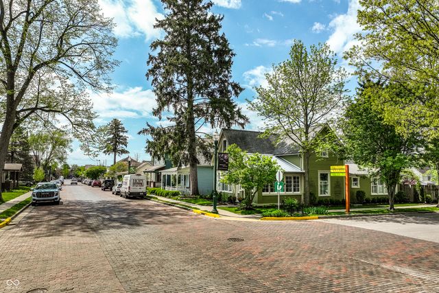 190 N Main Street, Zionsville, IN 46077