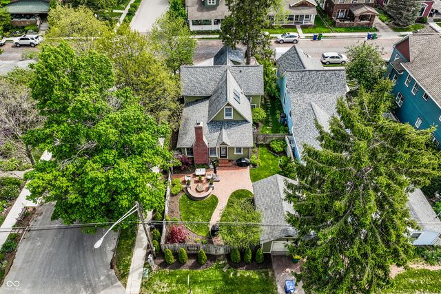190 N Main Street, Zionsville, IN 46077