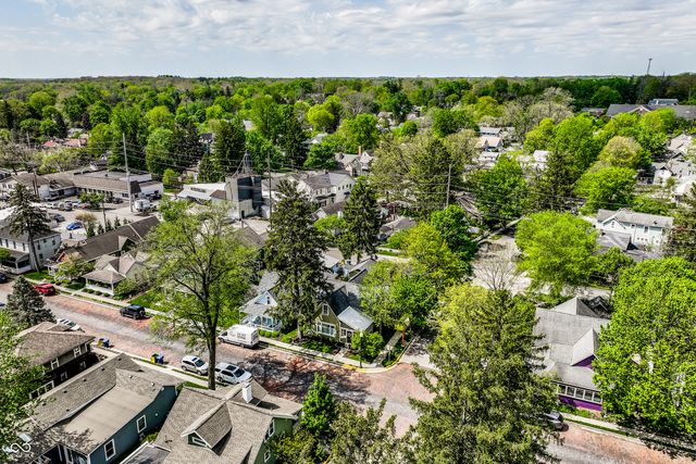 190 N Main Street, Zionsville, IN 46077