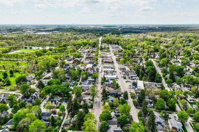 190 N Main Street, Zionsville, IN 46077