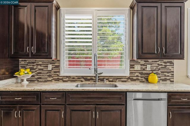 1301 Amberdale Ct, Antioch, CA 94531