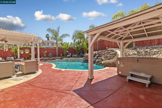 1301 Amberdale Ct, Antioch, CA 94531