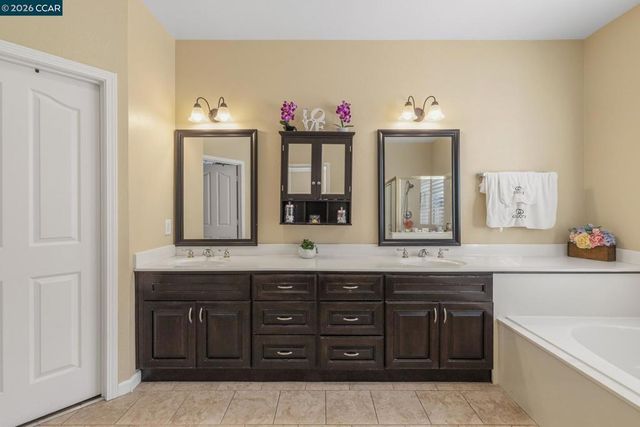 1301 Amberdale Ct, Antioch, CA 94531