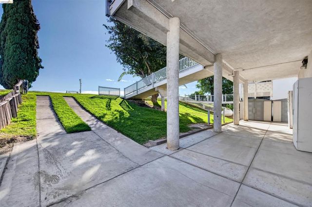 5600 Sandmound Blvd, Oakley, CA 94561