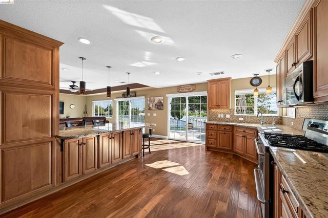 5600 Sandmound Blvd, Oakley, CA 94561
