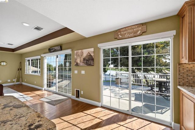 5600 Sandmound Blvd, Oakley, CA 94561