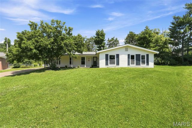 107 Little Hill Court, Ballwin, MO 63011