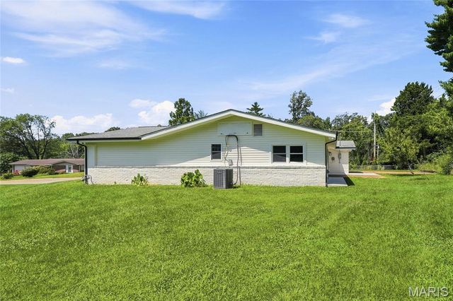107 Little Hill Court, Ballwin, MO 63011