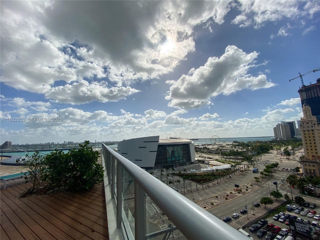888 Biscayne Blvd 609, Miami, FL 33132