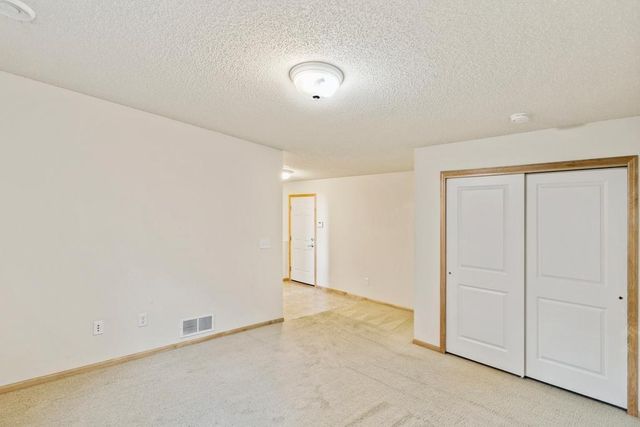 899 Ledgestone Drive, Mahtomedi, MN 55115