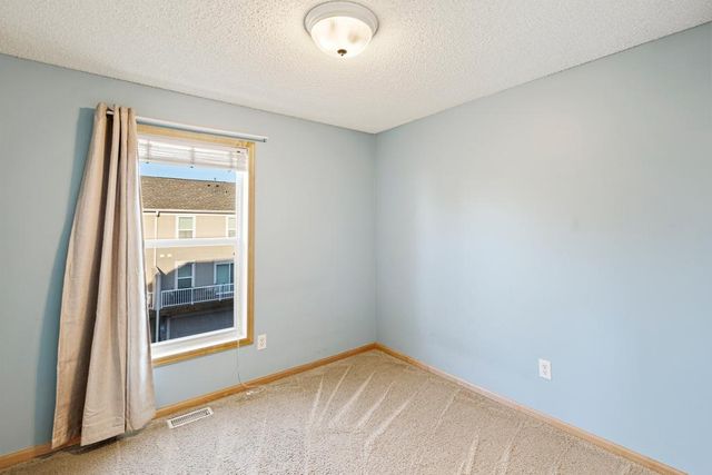 899 Ledgestone Drive, Mahtomedi, MN 55115