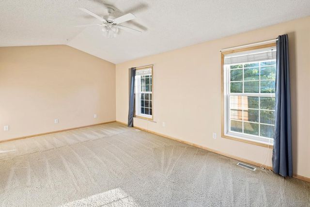 899 Ledgestone Drive, Mahtomedi, MN 55115