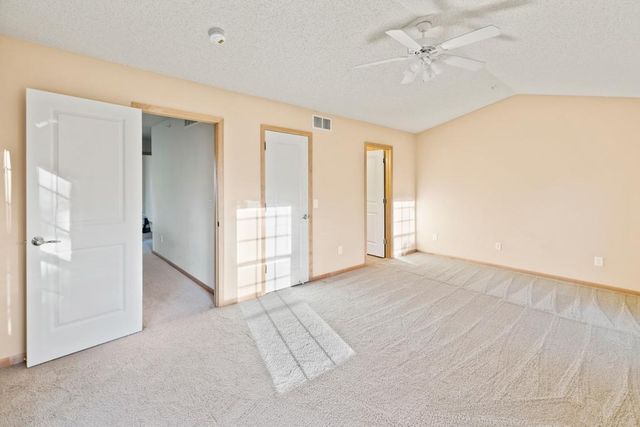 899 Ledgestone Drive, Mahtomedi, MN 55115