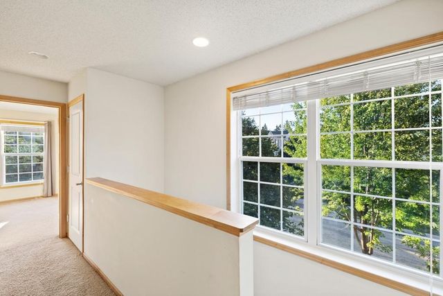 899 Ledgestone Drive, Mahtomedi, MN 55115