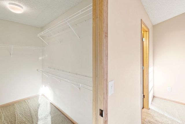 899 Ledgestone Drive, Mahtomedi, MN 55115