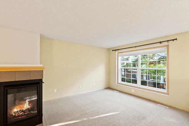 899 Ledgestone Drive, Mahtomedi, MN 55115