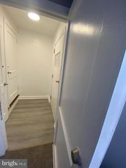 240 E AVON RD, Brookhaven, PA 19015