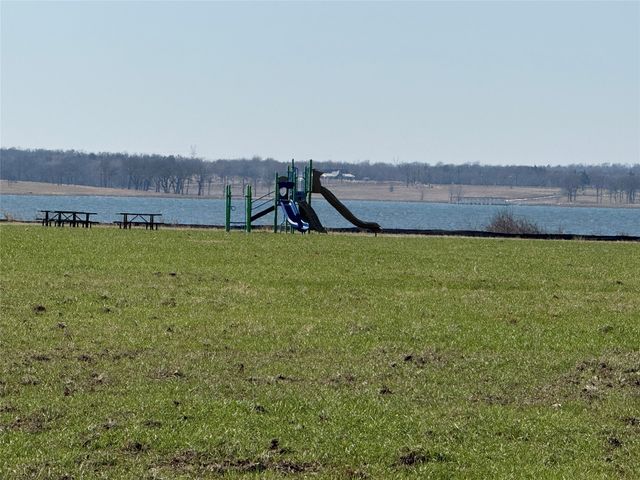 800 Shores Drive, Honey Grove, TX 75446