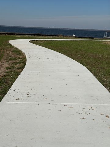 800 Shores Drive, Honey Grove, TX 75446