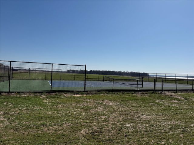 800 Shores Drive, Honey Grove, TX 75446