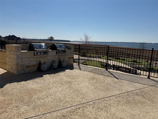 800 Shores Drive, Honey Grove, TX 75446