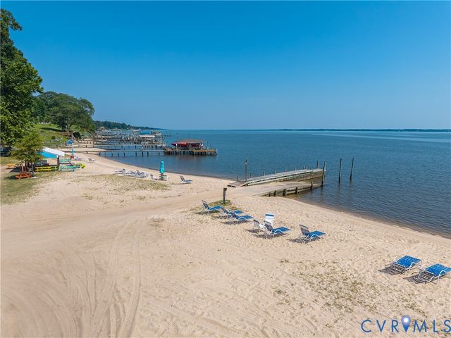 430 Pine Tree Rd, Center Cross, VA 22437