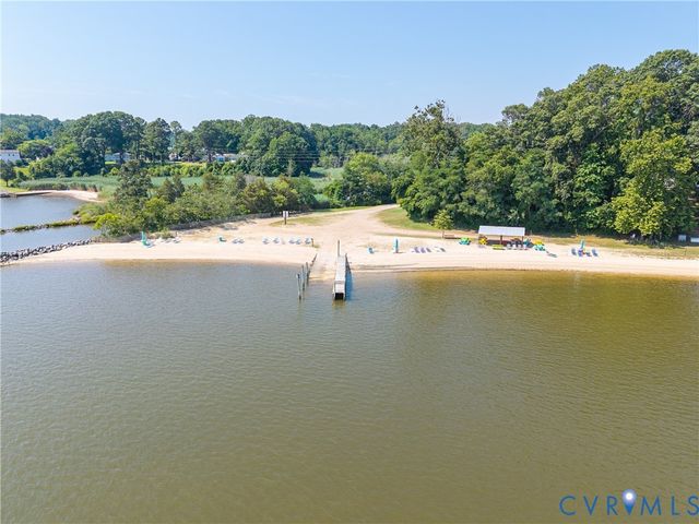 430 Pine Tree Rd, Center Cross, VA 22437