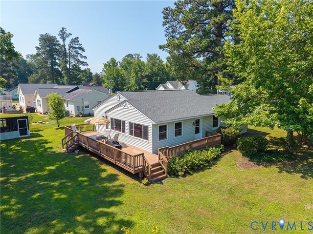 430 Pine Tree Rd, Center Cross, VA 22437