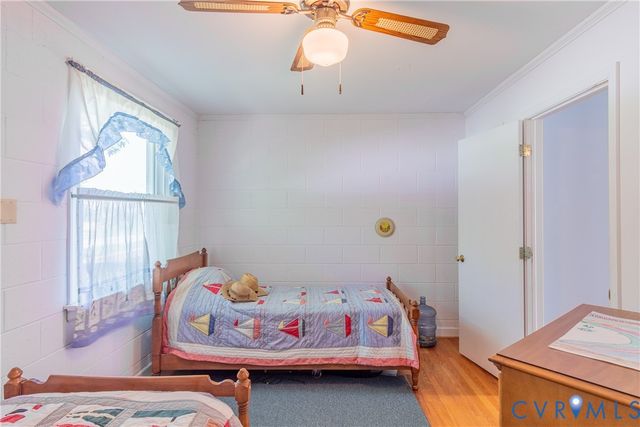 430 Pine Tree Rd, Center Cross, VA 22437