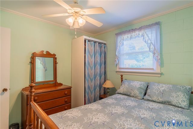 430 Pine Tree Rd, Center Cross, VA 22437