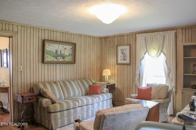 301 W Crawford Ave, Monterey, TN 38574