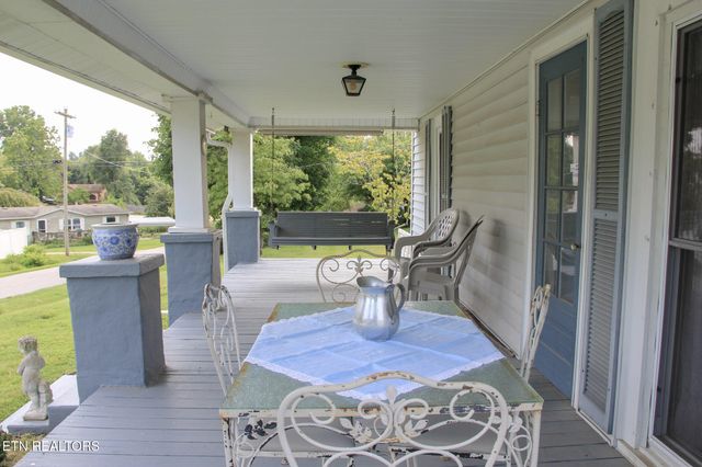 301 W Crawford Ave, Monterey, TN 38574
