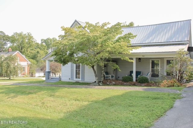 301 W Crawford Ave, Monterey, TN 38574