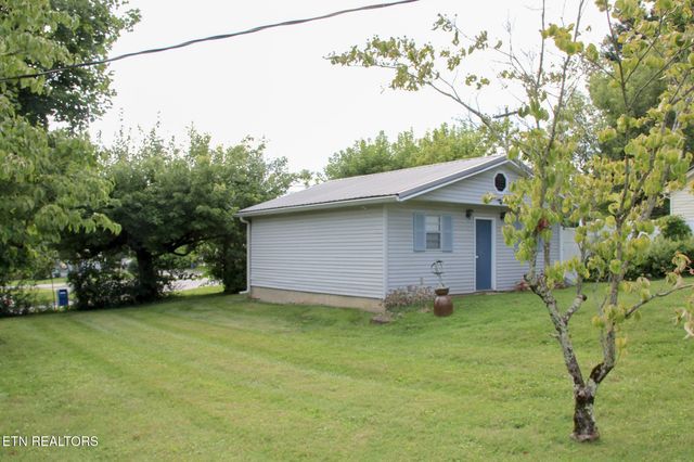 301 W Crawford Ave, Monterey, TN 38574
