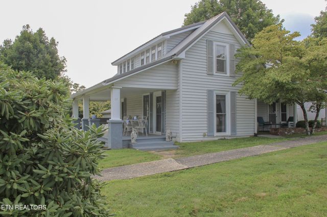 301 W Crawford Ave, Monterey, TN 38574